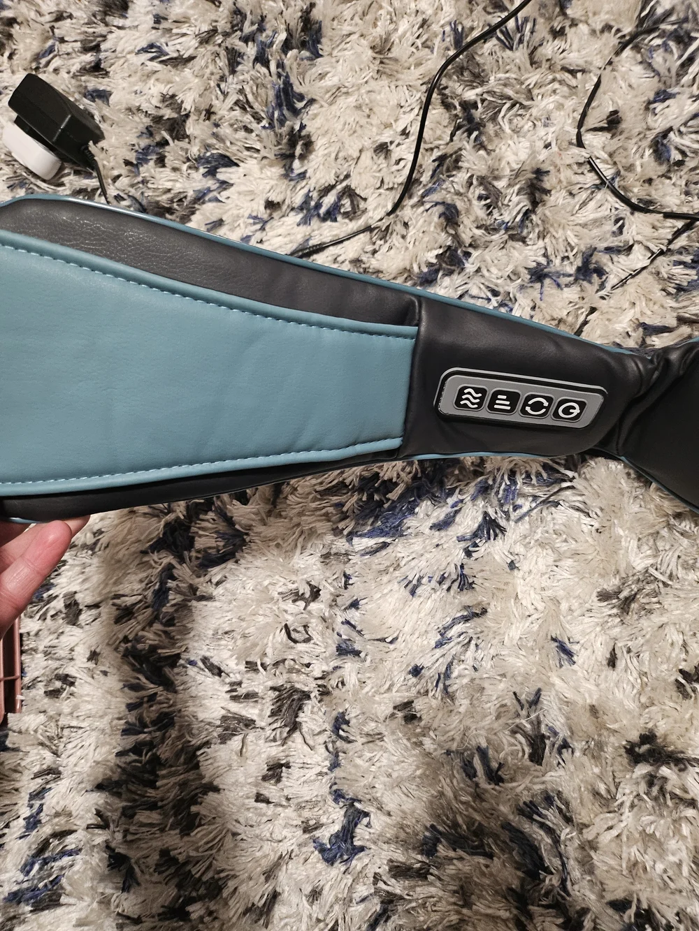 InvoSpa Shiatsu Massager w/ Black & Light Blue Travel Tote